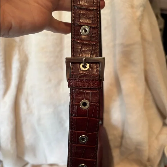 Brown Crocodile Embossed Leather Shoulder Bag - Picture 7 of 12